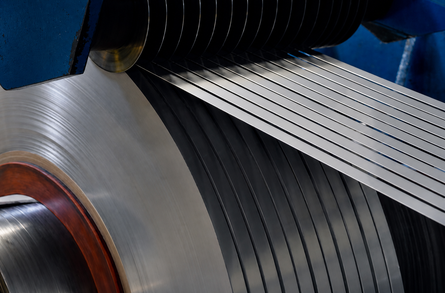 Proses coil slitting di fasilitas Nafi Jaya Steel